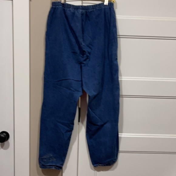 Denim&co 1X pull on stretch denim jeans. Some wear in inner thigh see pics. - Picture 2 of 7